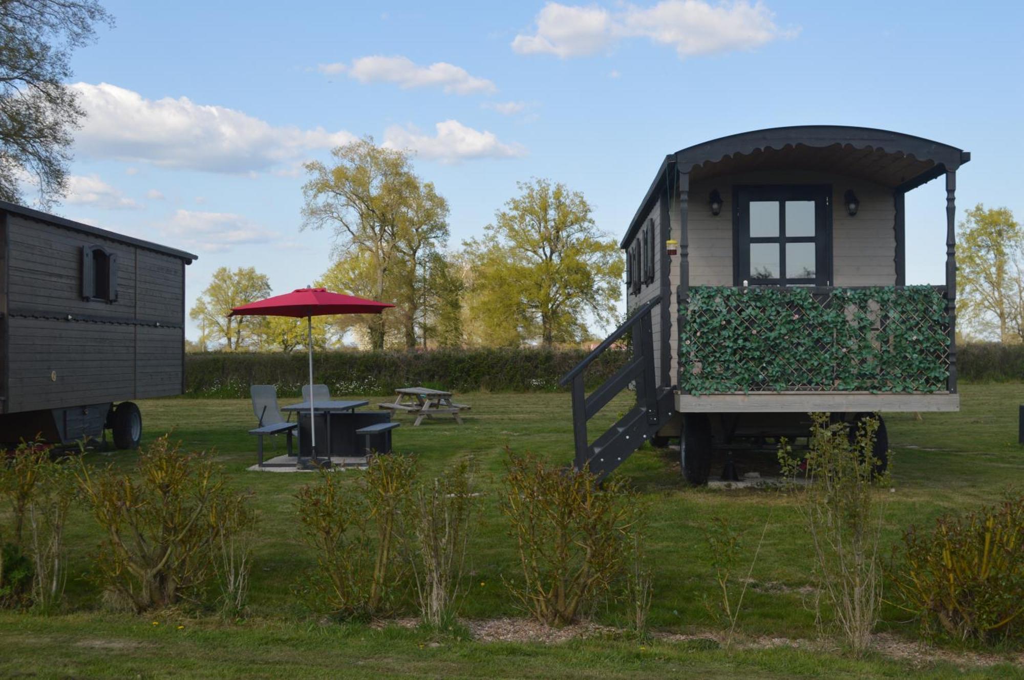 L'insolite De Nathcy Chalet Thiel-sur-Acolin